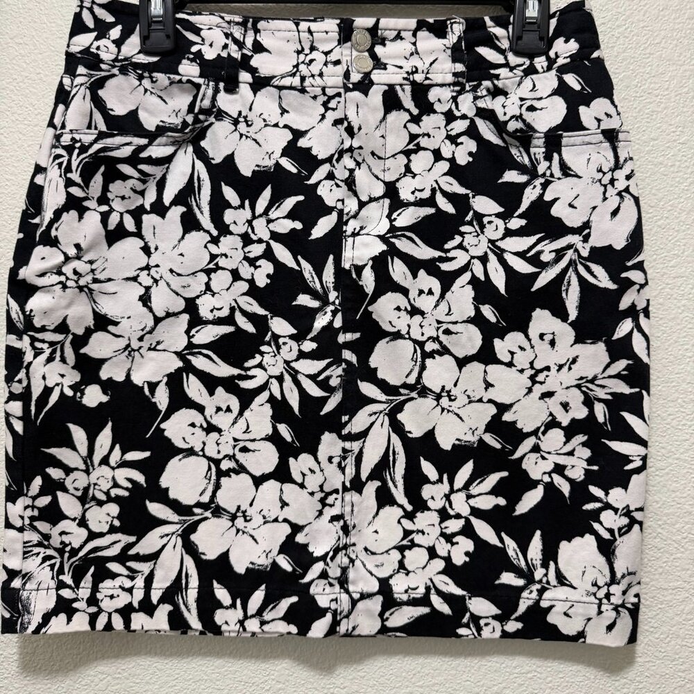 Chaps black and white floral miniskirt, size 4